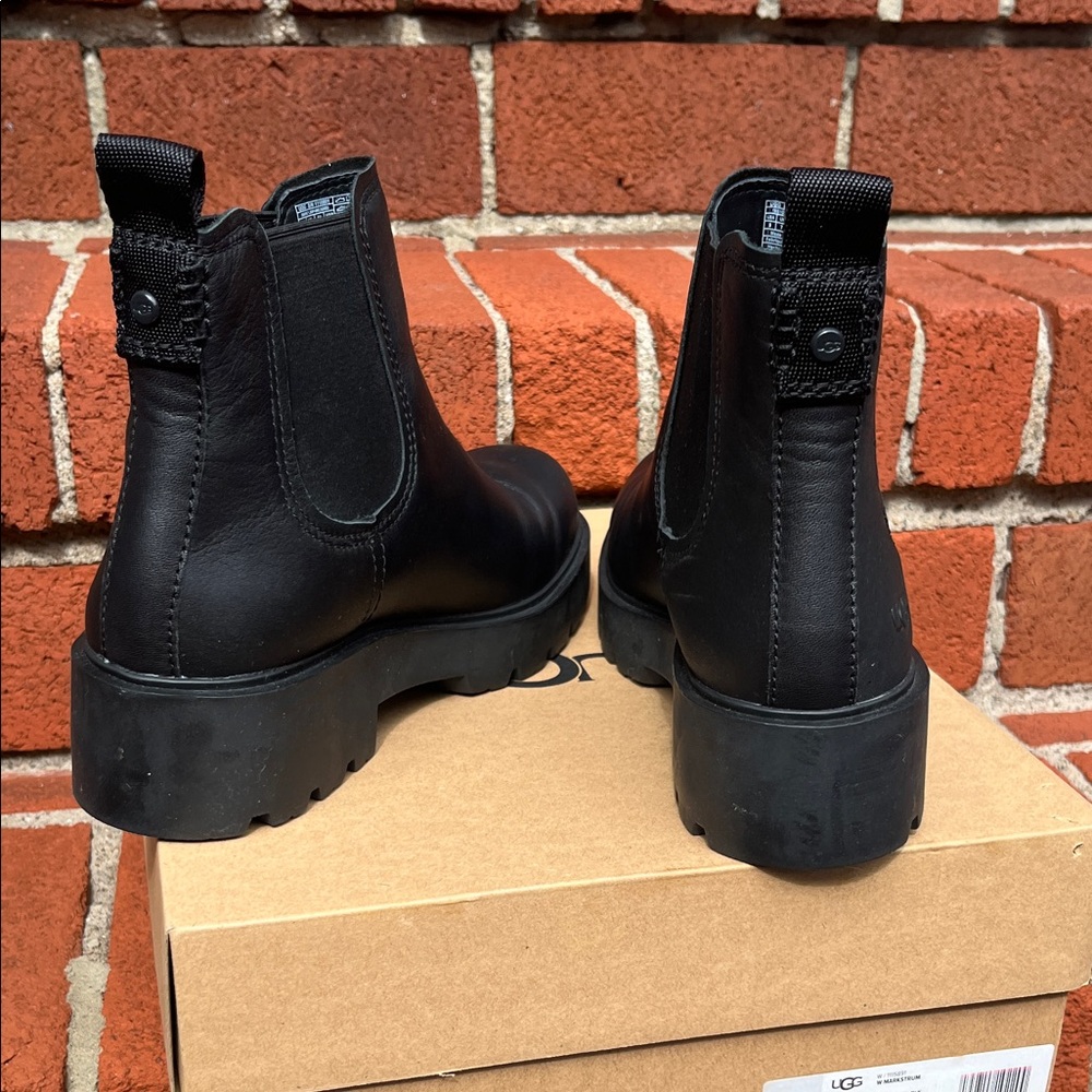 UGG Black Leather Chelsea Boots - Picture 6 of 7